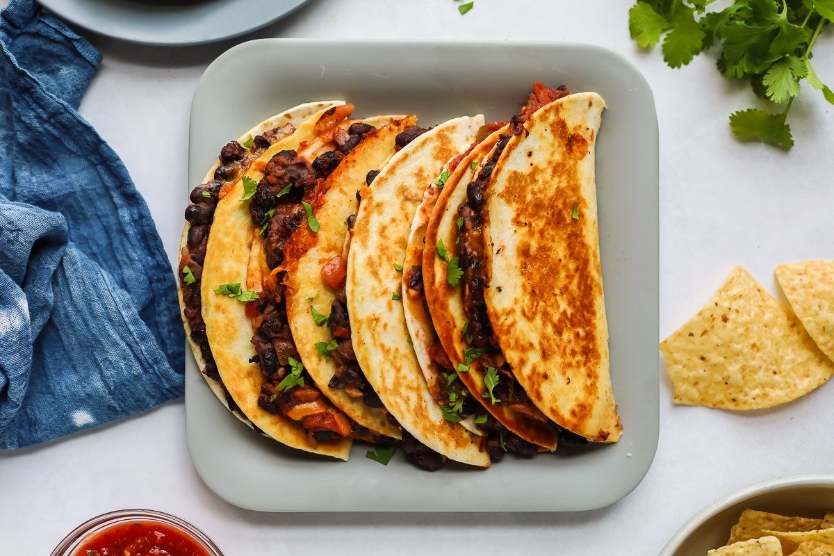 Crispy Black Bean Tacos with Cilantro Lime Sauce: The Ultimate Vegetarian Taco Night Hero
